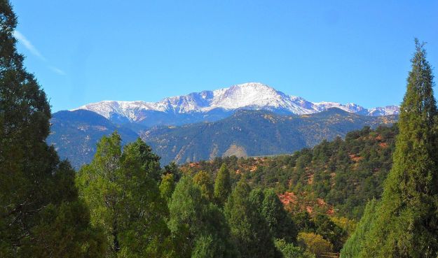 1200px-Pikespeak